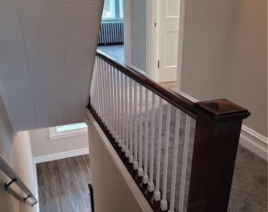 73 W Greenwich Street - Photo Thumbnail 24