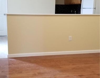 102 E Susquehanna Street - Photo Thumbnail 3