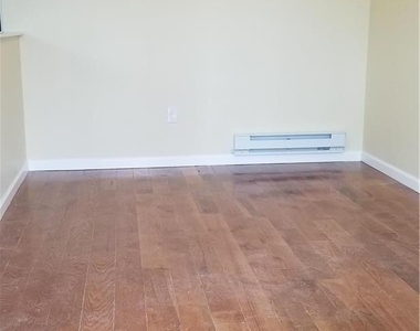 102 E Susquehanna Street - Photo Thumbnail 7