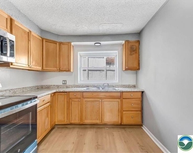 841 Jackson Street - Photo Thumbnail 10