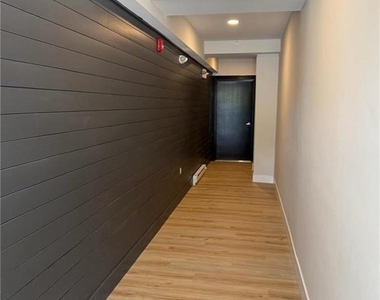211 South Street - Photo Thumbnail 9