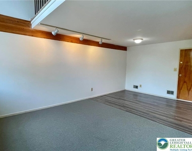 101 Race Street - Photo Thumbnail 6