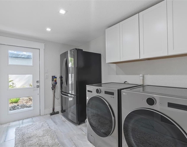 1100 Westway Drive - Photo Thumbnail 32