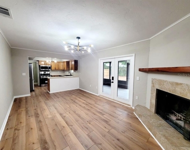 3116 W University Avenue - Photo Thumbnail 2