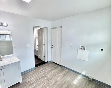 1410 W Turner Street - Photo Thumbnail 12