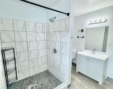 1410 W Turner Street - Photo Thumbnail 11
