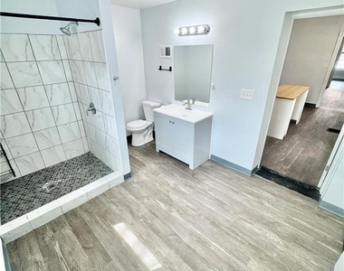 1410 W Turner Street - Photo Thumbnail 10