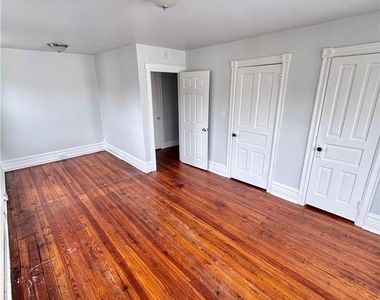 919 W Liberty Street - Photo Thumbnail 12