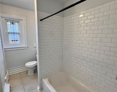 919 W Liberty Street - Photo Thumbnail 6