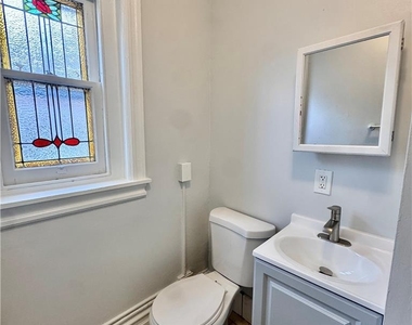 919 W Liberty Street - Photo Thumbnail 7