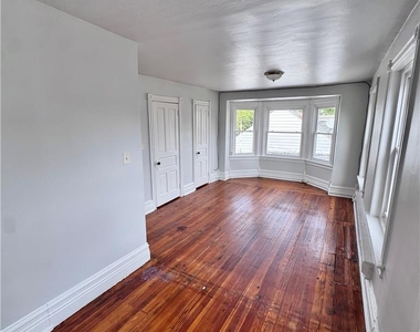 919 W Liberty Street - Photo Thumbnail 11