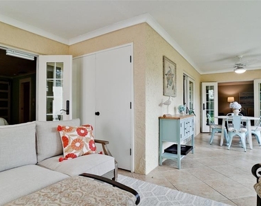 401 Palm Tree Drive - Photo Thumbnail 23