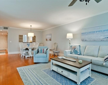 401 Palm Tree Drive - Photo Thumbnail 24