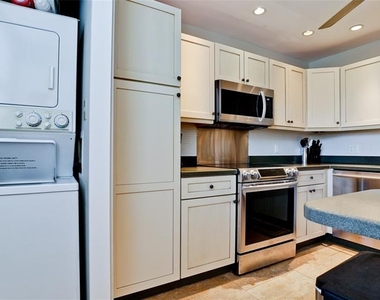 401 Palm Tree Drive - Photo Thumbnail 10