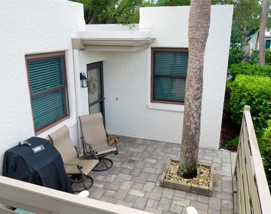 401 Palm Tree Drive - Photo Thumbnail 4