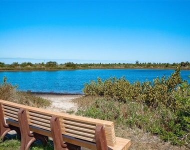 401 Palm Tree Drive - Photo Thumbnail 45
