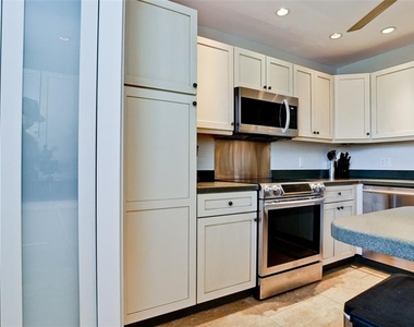 401 Palm Tree Drive - Photo Thumbnail 8