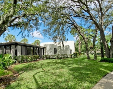 401 Palm Tree Drive - Photo Thumbnail 33