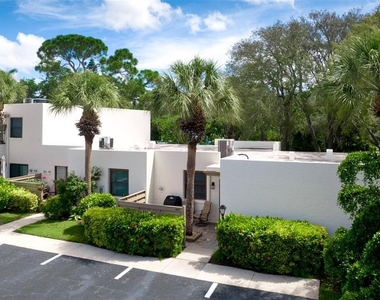 401 Palm Tree Drive - Photo Thumbnail 32
