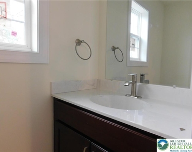 1549 Burkhardt Street - Photo Thumbnail 11