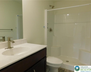 1549 Burkhardt Street - Photo Thumbnail 20