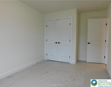 1549 Burkhardt Street - Photo Thumbnail 24