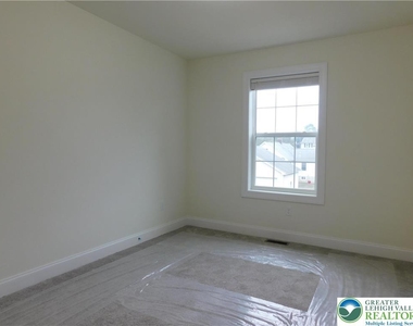 1549 Burkhardt Street - Photo Thumbnail 25