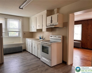 401 Main Street - Photo Thumbnail 1