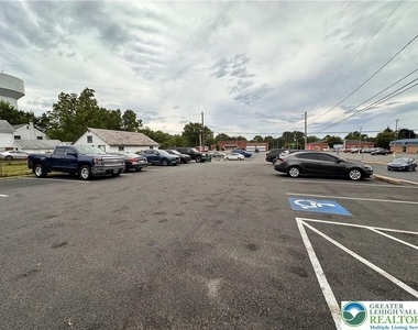401 Main Street - Photo Thumbnail 7
