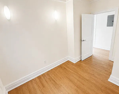 166 2nd Avenue - Photo Thumbnail 3
