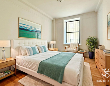 555 Edgecombe Avenue - Photo Thumbnail 2