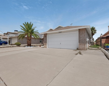12637 Setting Sun Drive - Photo Thumbnail 3