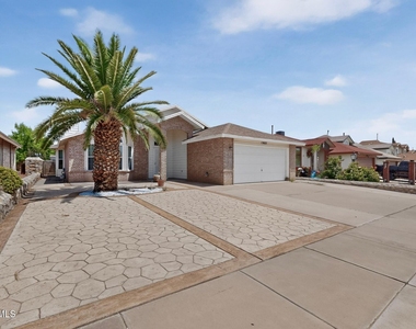 12637 Setting Sun Drive - Photo Thumbnail 2