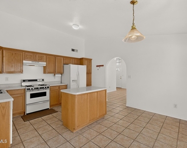 12637 Setting Sun Drive - Photo Thumbnail 11