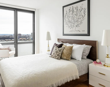 West 57th Street - Photo Thumbnail 1