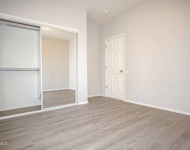5902 Redstone Mesa Court - Photo Thumbnail 11