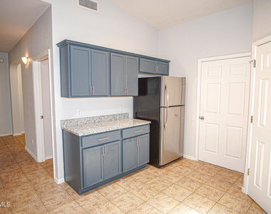 5902 Redstone Mesa Court - Photo Thumbnail 8