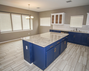 1077 Indigo Sky Street - Photo Thumbnail 12