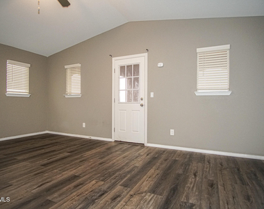 1077 Indigo Sky Street - Photo Thumbnail 16