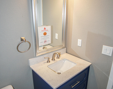 1077 Indigo Sky Street - Photo Thumbnail 7