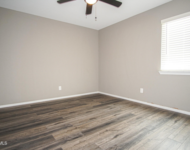 1077 Indigo Sky Street - Photo Thumbnail 24