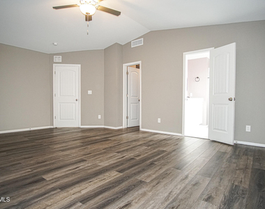 1077 Indigo Sky Street - Photo Thumbnail 17