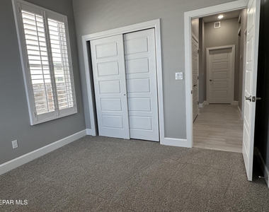 13079 Emerald Hills Avenue - Photo Thumbnail 23