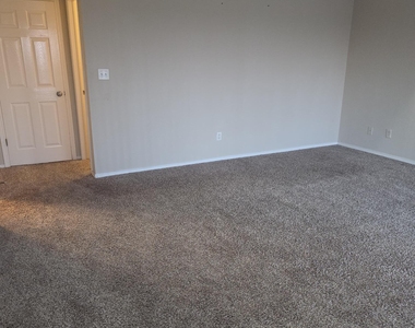 2988 Tierra Cortez Avenue - Photo Thumbnail 8
