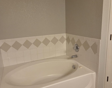 2988 Tierra Cortez Avenue - Photo Thumbnail 13