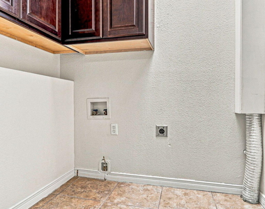 6340 Modesta Street - Photo Thumbnail 11
