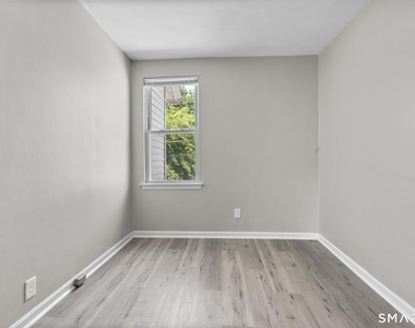 106 Birch Street - Photo Thumbnail 5