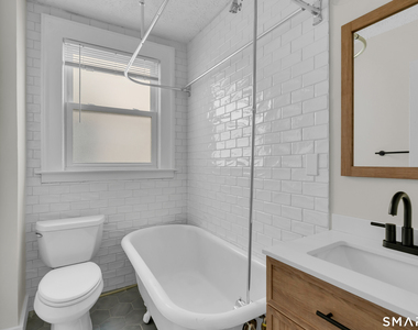 7 University Place - Photo Thumbnail 12