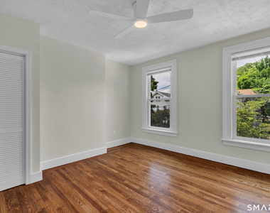 7 University Place - Photo Thumbnail 8