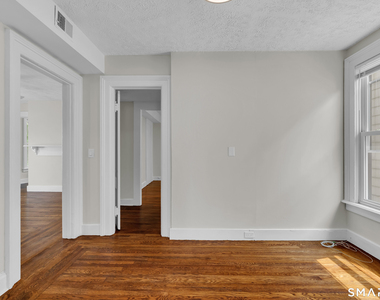 7 University Place - Photo Thumbnail 10